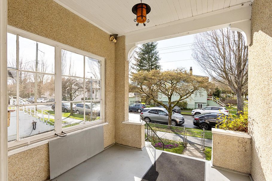 2206 Musqueamview Street Vancouver, BC - 3