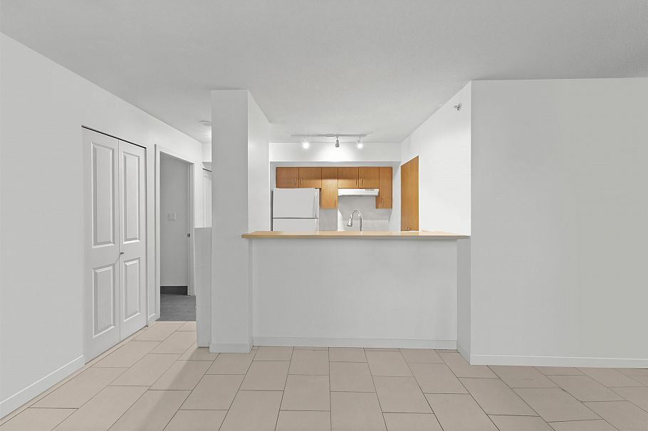 1604 1295 Richards Street Vancouver, BC - 3