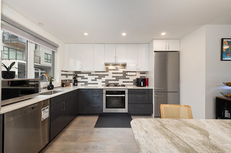 7887 French Street Vancouver, BC - 8