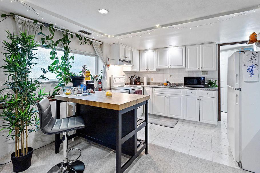 2206 Musqueamview Street Vancouver, BC - 25