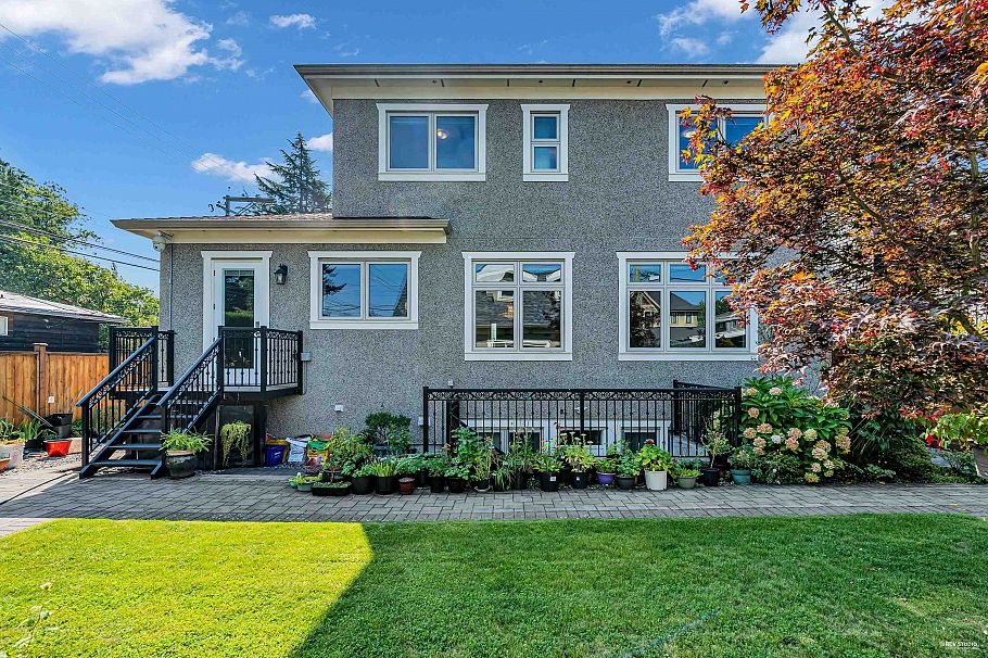 1019 W 47th Avenue Vancouver, BC - 33