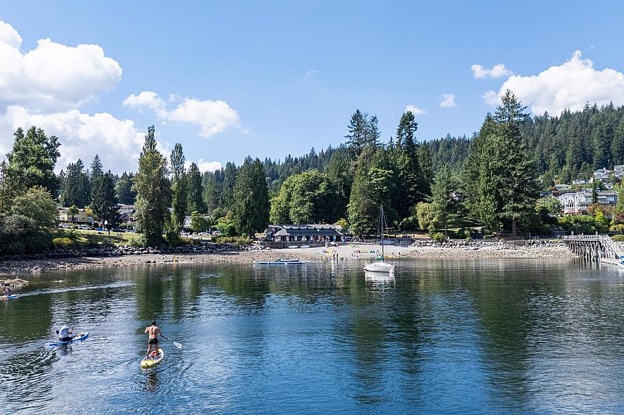 203 4323 Gallant Avenue North Vancouver, BC - 23