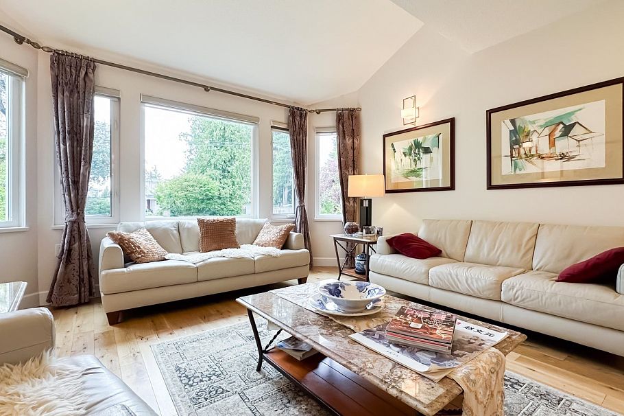 880 W 19th Street North Vancouver, BC - 4