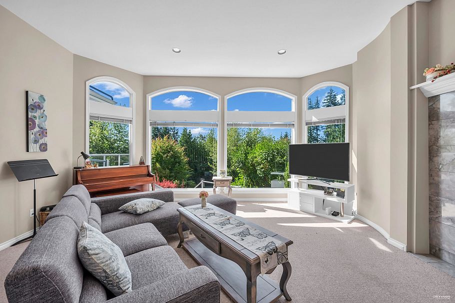 3945 Braemar Place North Vancouver, BC - 6