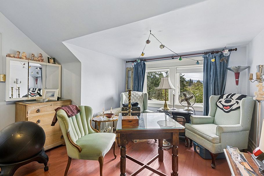 1617 W Grand Boulevard North Vancouver, BC - 31