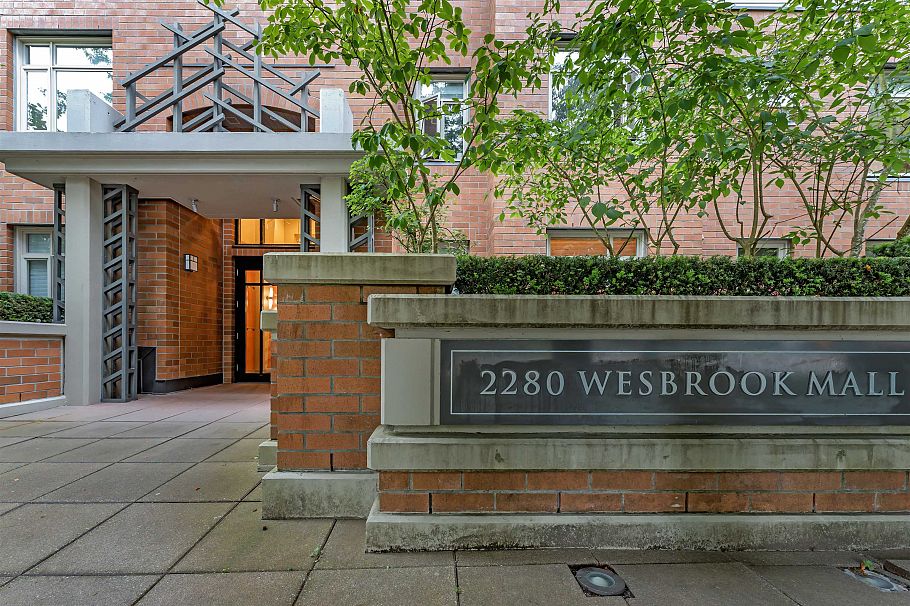 320 2280 Wesbrook Mall Vancouver, BC - 1