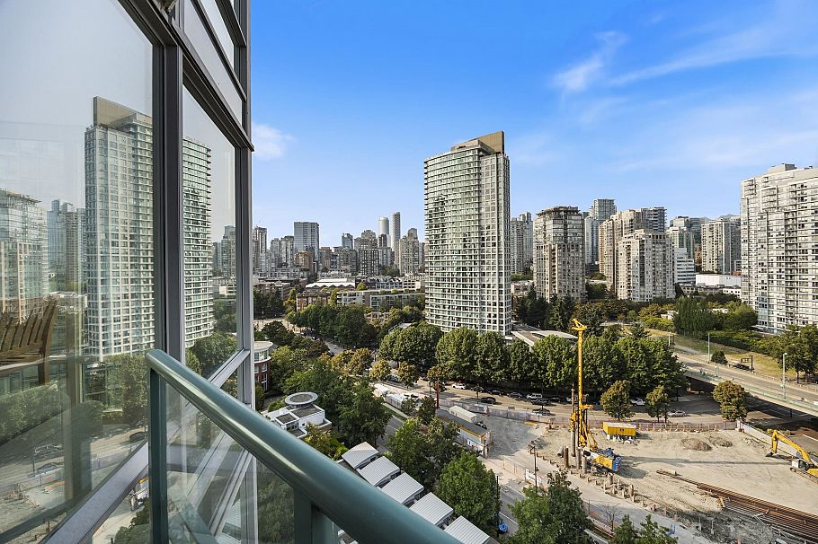 1901 1033 Marinaside Crescent Vancouver, BC - 13