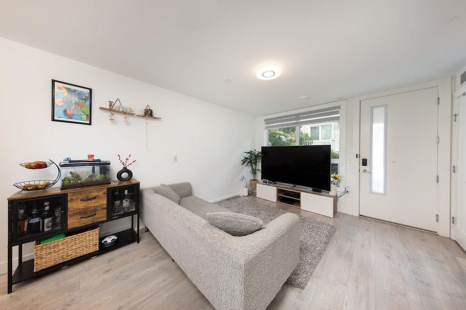 7887 French Street Vancouver, BC - 13