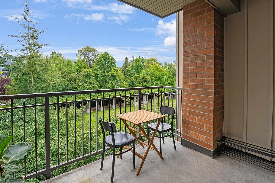 320 2280 Wesbrook Mall Vancouver, BC - 16