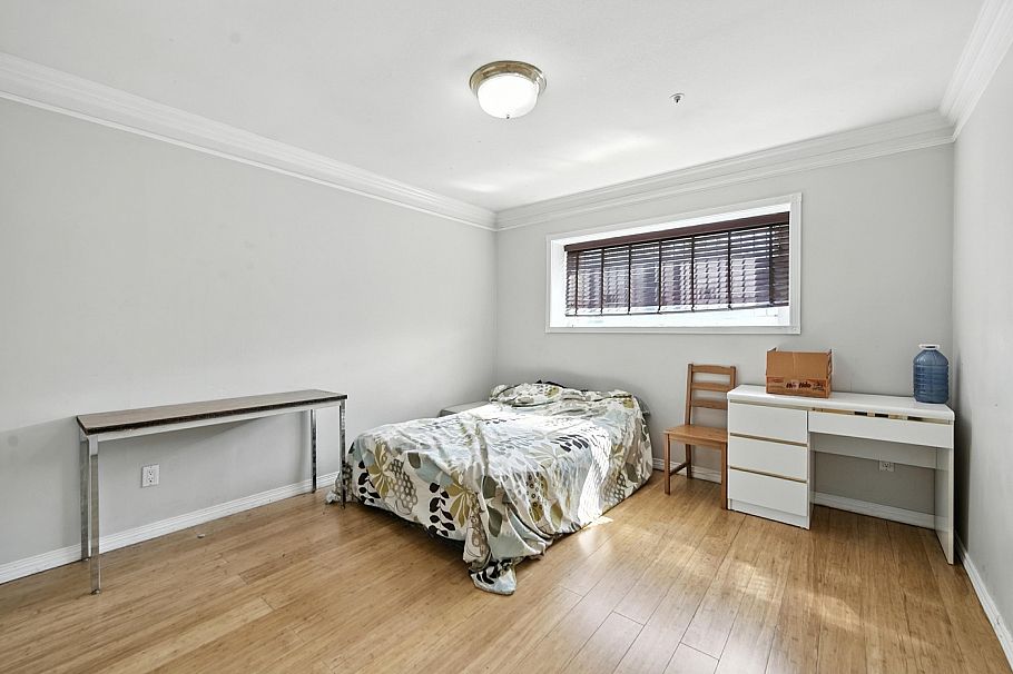 2228 E 40th Avenue Vancouver, BC - 24