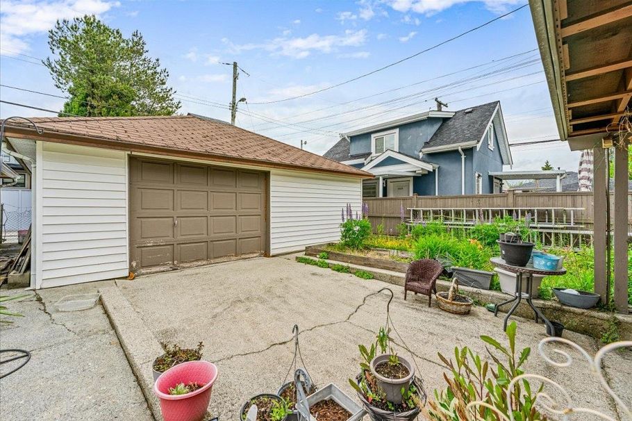 6549 Lancaster Street Vancouver, BC - 10