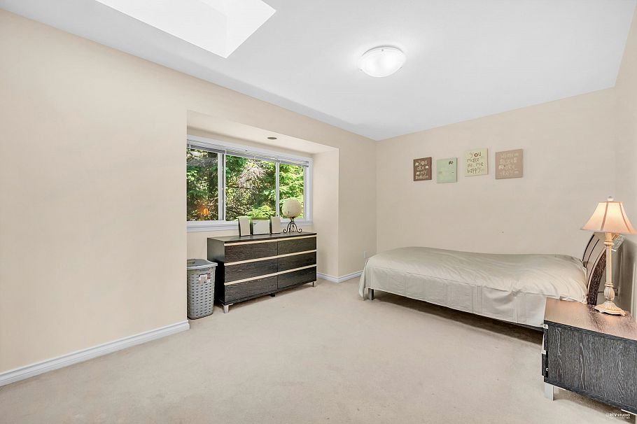 3945 Braemar Place North Vancouver, BC - 27