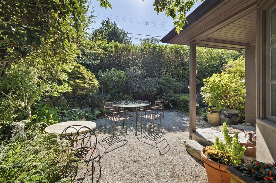 2533 Wallace Crescent Vancouver, BC - 3