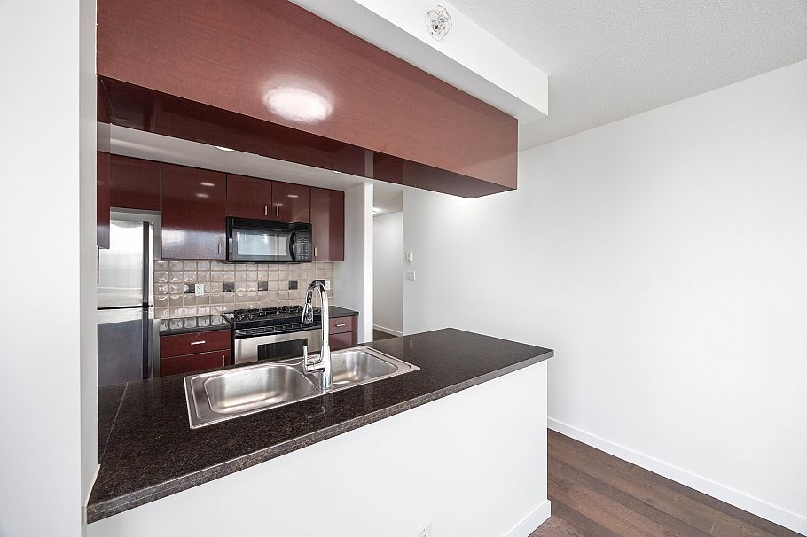 1901 1033 Marinaside Crescent Vancouver, BC - 21