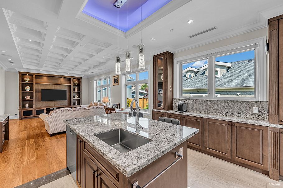 1019 W 47th Avenue Vancouver, BC - 11