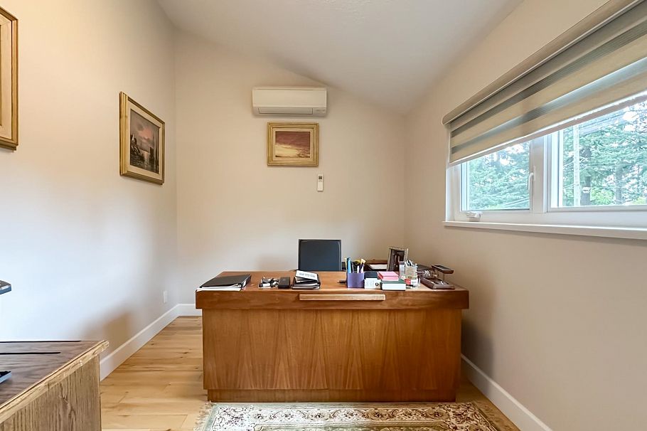 880 W 19th Street North Vancouver, BC - 31