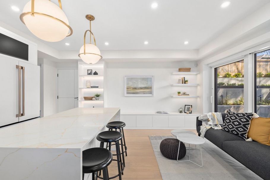 681 W 18th Avenue Vancouver, BC - 3