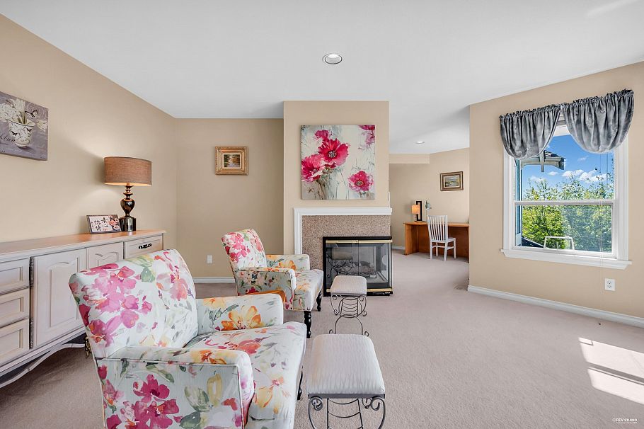 3945 Braemar Place North Vancouver, BC - 24