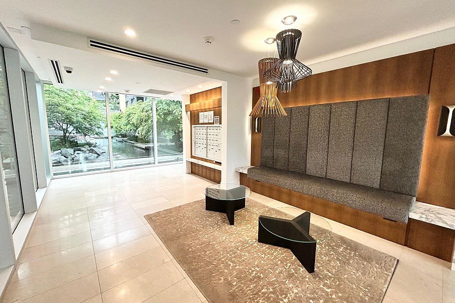 202 375 W 59th Avenue Vancouver, BC - 2