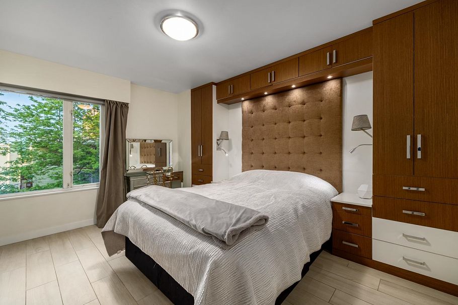 2391 Oak Street Vancouver, BC - 11