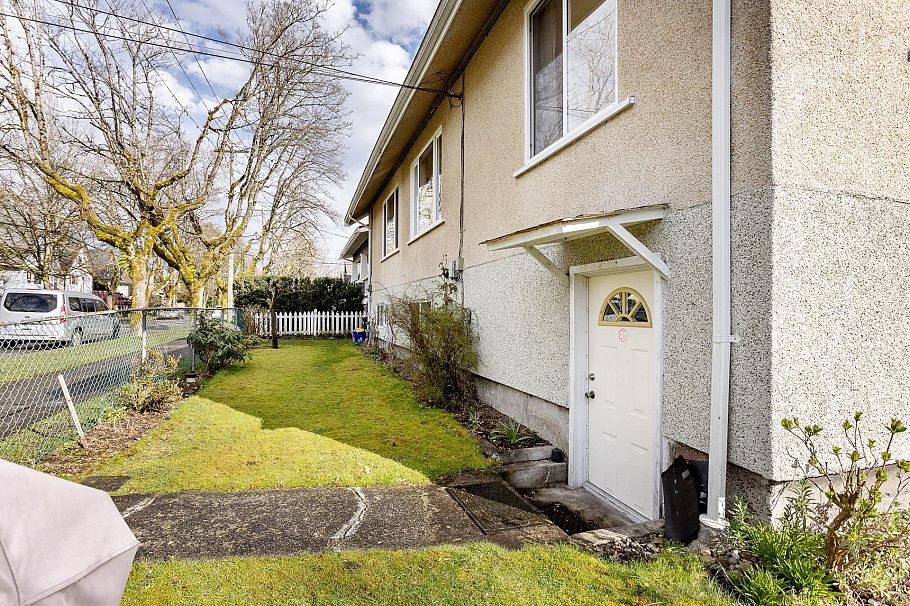 2206 Musqueamview Street Vancouver, BC - 37