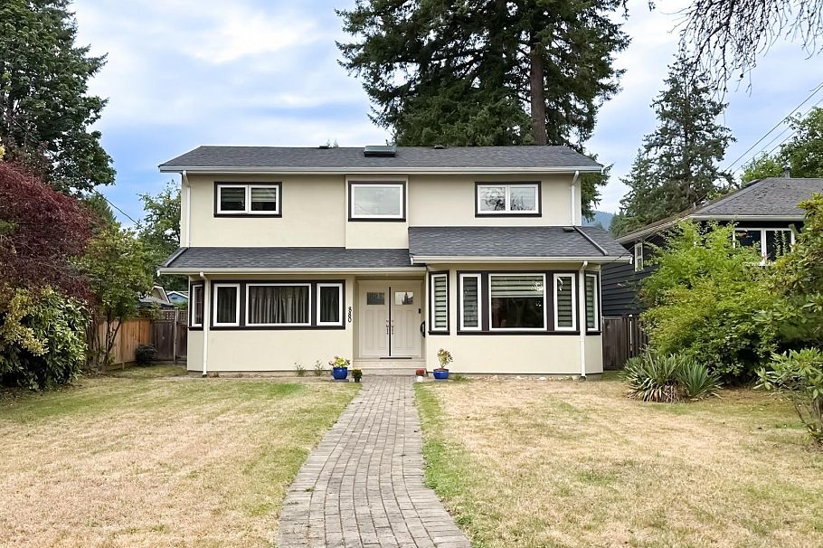 880 W 19th Street North Vancouver, BC - 1