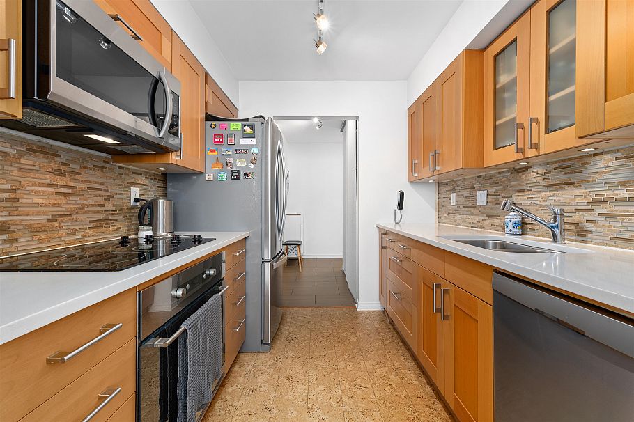 202 1633 Yew Street Vancouver, BC - 8