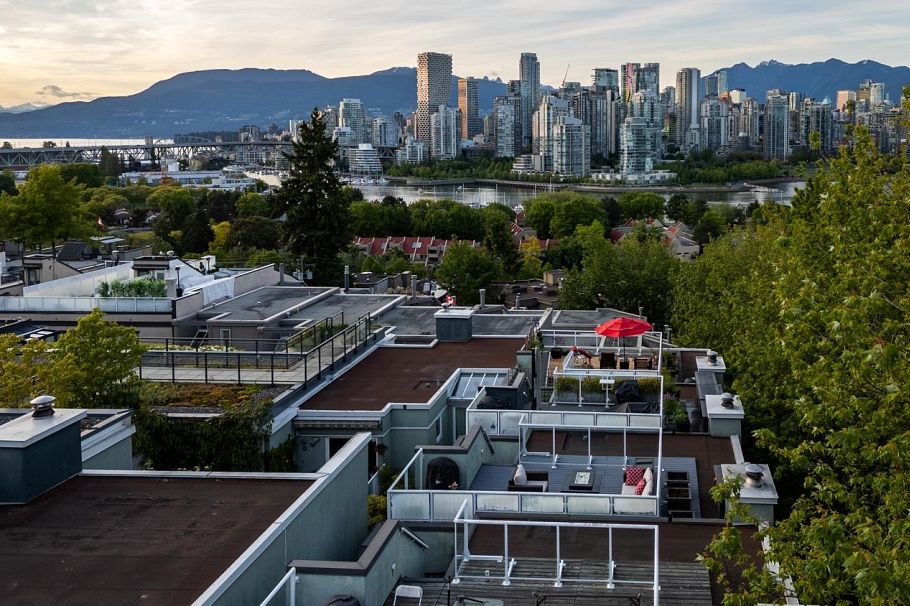 2391 Oak Street Vancouver, BC - 25