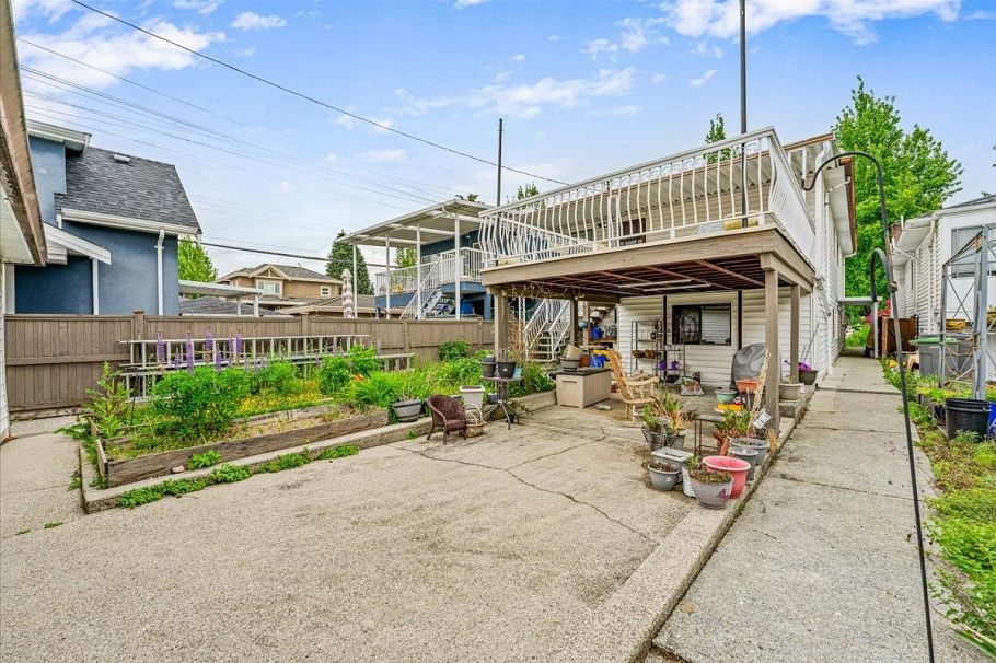 6549 Lancaster Street Vancouver, BC - 9