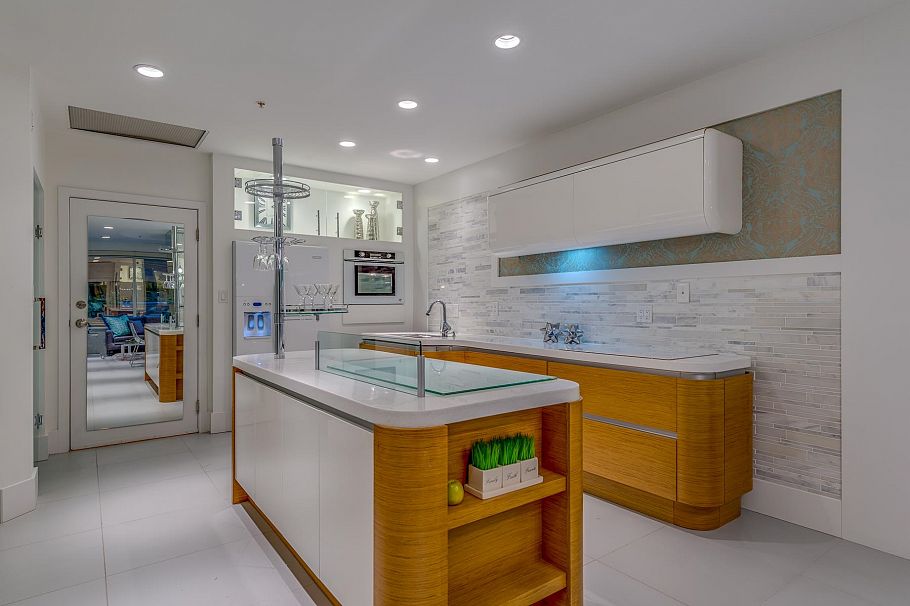 203 1177 Hornby Street Vancouver, BC - 3