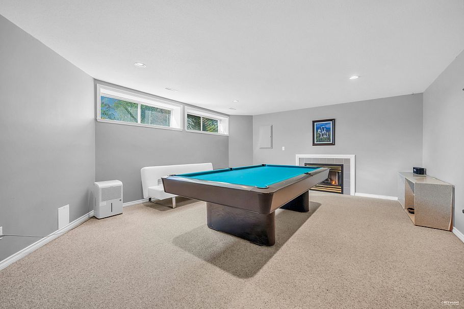 3945 Braemar Place North Vancouver, BC - 33