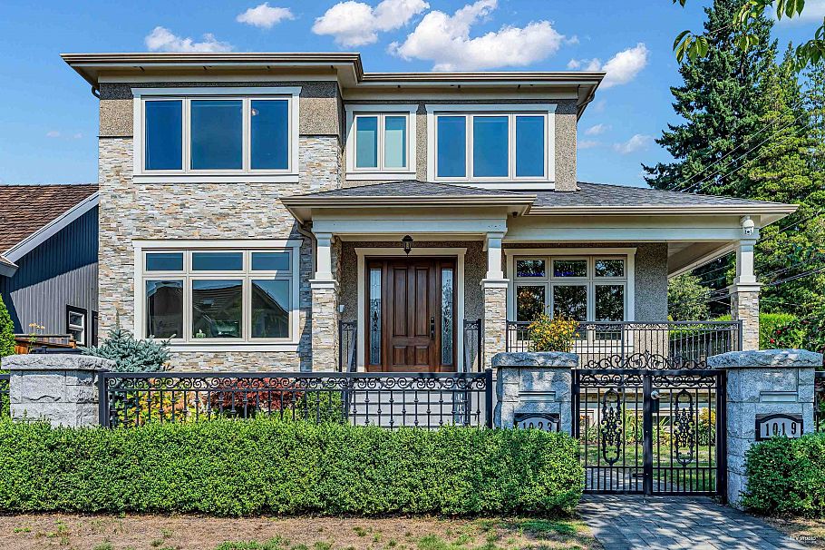 1019 W 47th Avenue Vancouver, BC - 1