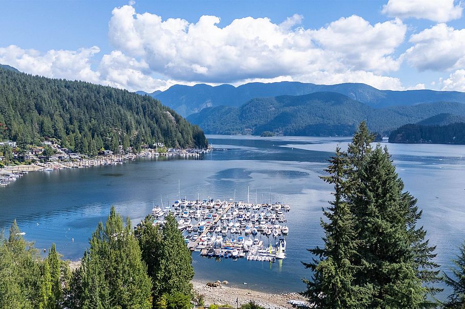 203 4323 Gallant Avenue North Vancouver, BC - 1