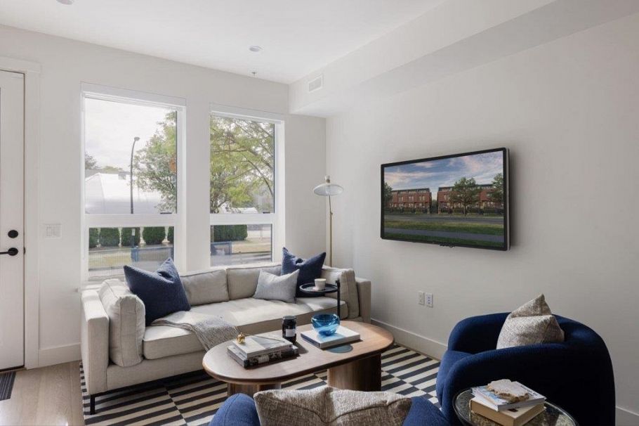 807 W 38th Avenue Vancouver, BC - 14