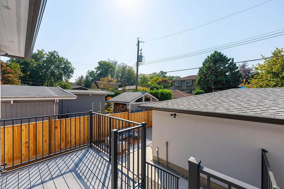 4477 Wallace Street Vancouver, BC - 31