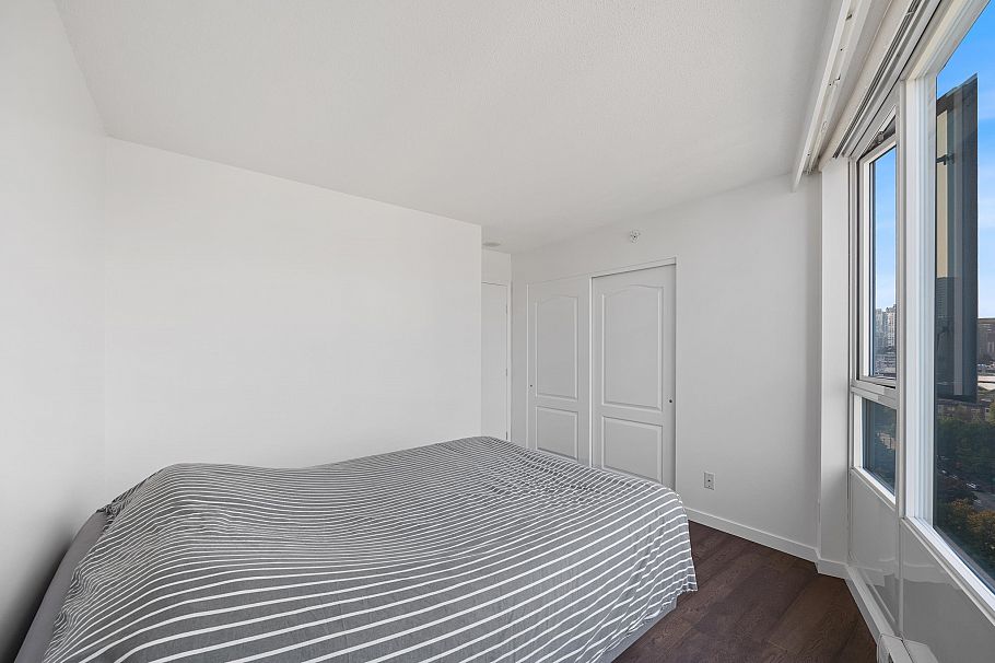 1901 1033 Marinaside Crescent Vancouver, BC - 30