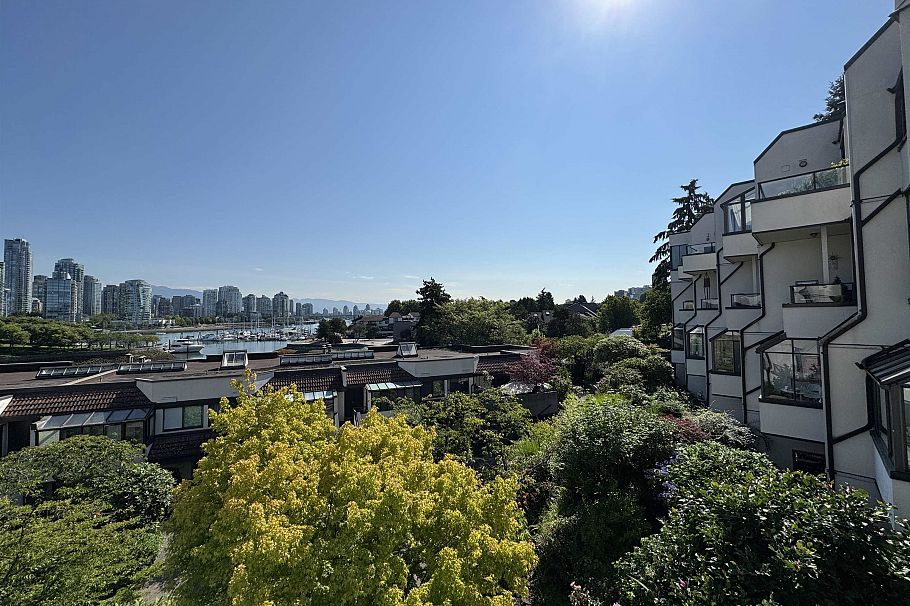 21 1201 Lamey's Mill Road Vancouver, BC - 11