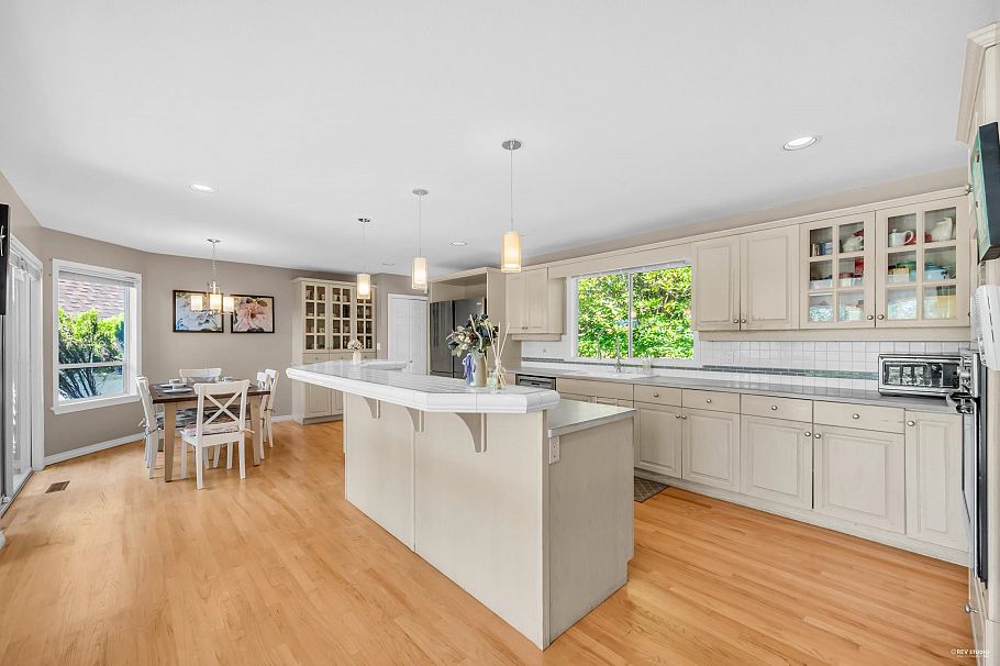 3945 Braemar Place North Vancouver, BC - 10