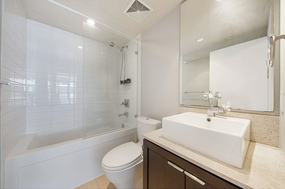 1706 1320 Chesterfield Avenue North Vancouver, BC - 16