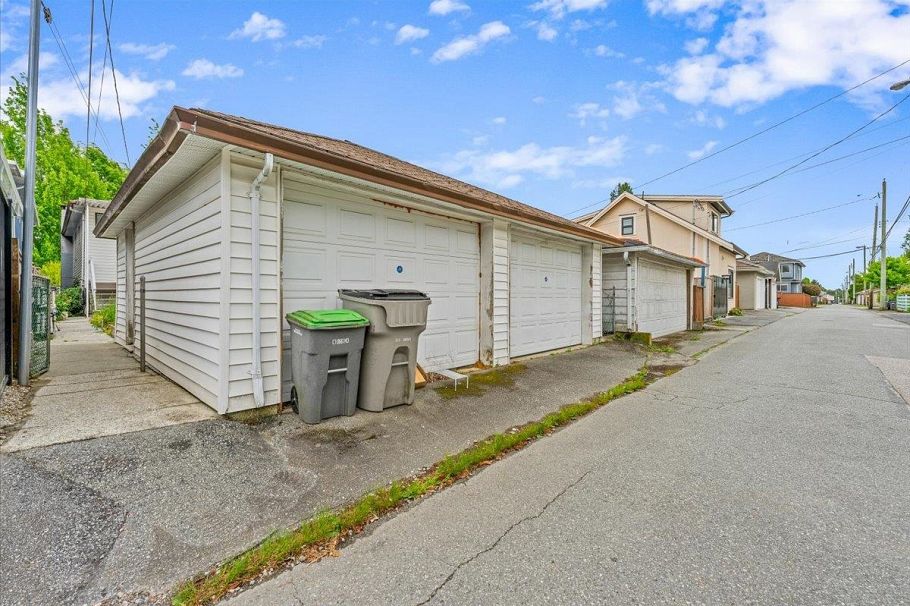 6549 Lancaster Street Vancouver, BC - 7