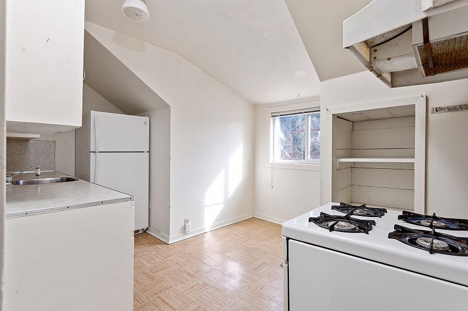 2206 Musqueamview Street Vancouver, BC - 32