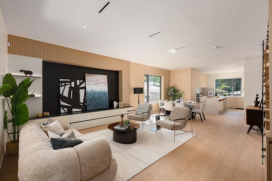 4477 Wallace Street Vancouver, BC - 1