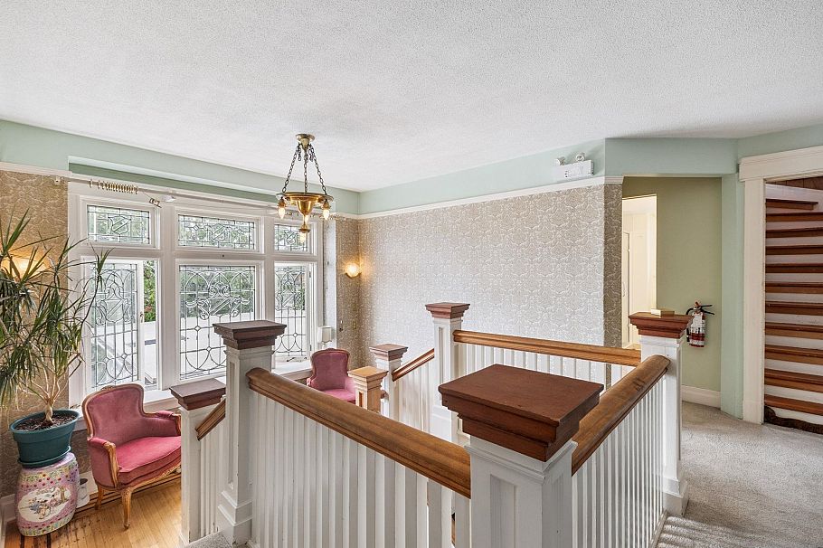 1617 W Grand Boulevard North Vancouver, BC - 23