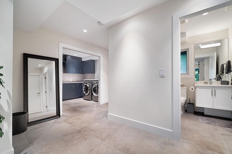 2488 Belloc Street North Vancouver, BC - 25