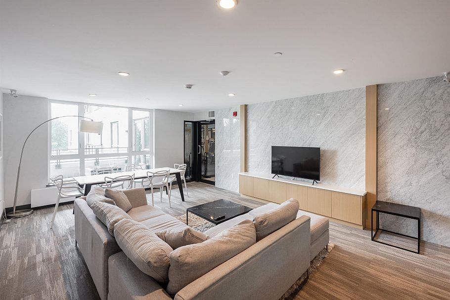 208 707 E 3rd Street North Vancouver, BC - 26