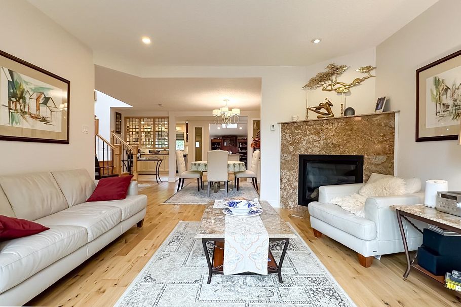 880 W 19th Street North Vancouver, BC - 6