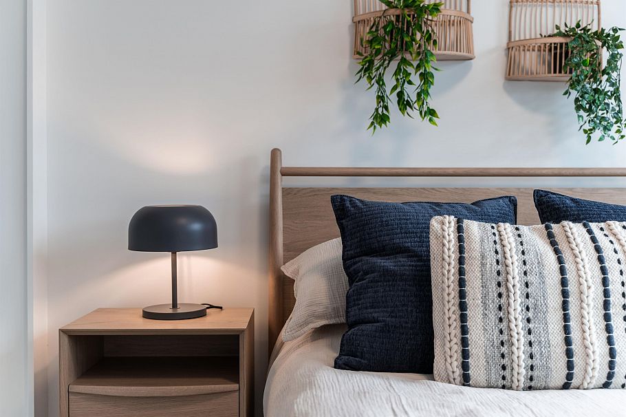 303 2419 Grant Street Vancouver, BC - 24