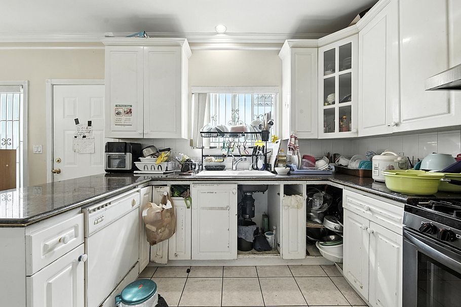 2228 E 40th Avenue Vancouver, BC - 11