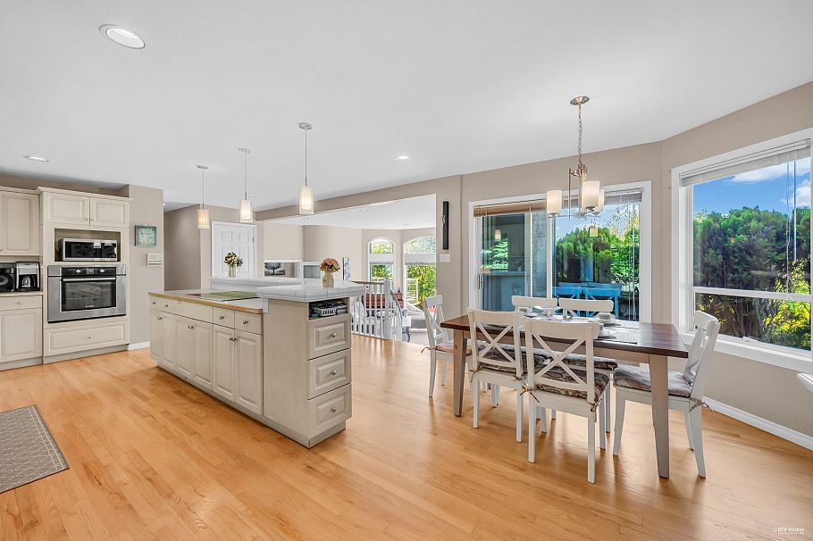 3945 Braemar Place North Vancouver, BC - 12