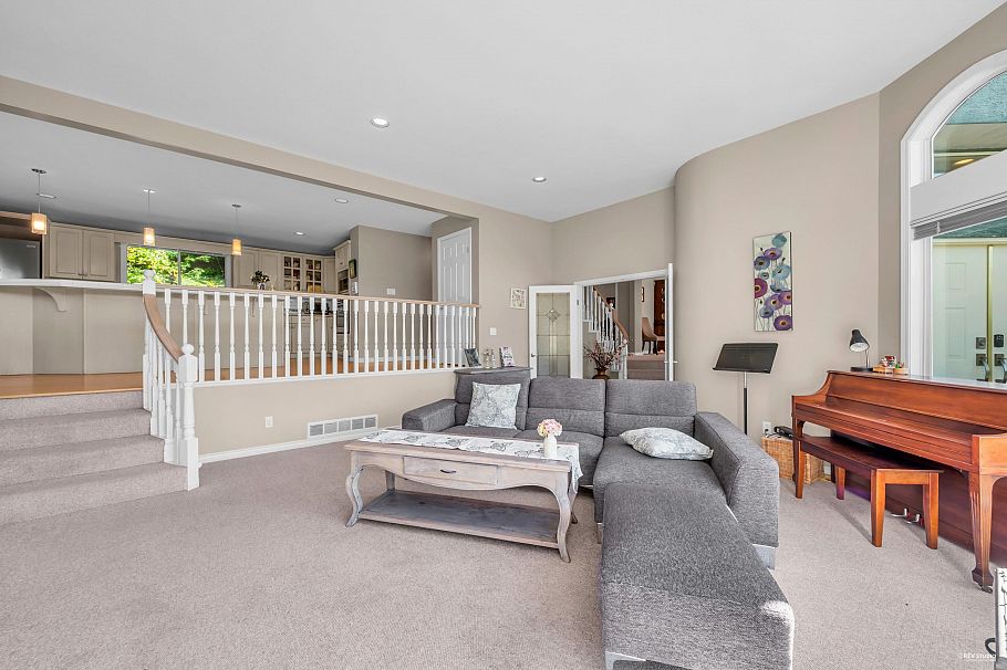 3945 Braemar Place North Vancouver, BC - 8